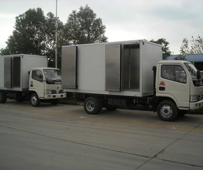 15噸冷凍食品運輸車 高效冷鏈運輸?shù)膶I(yè)選擇